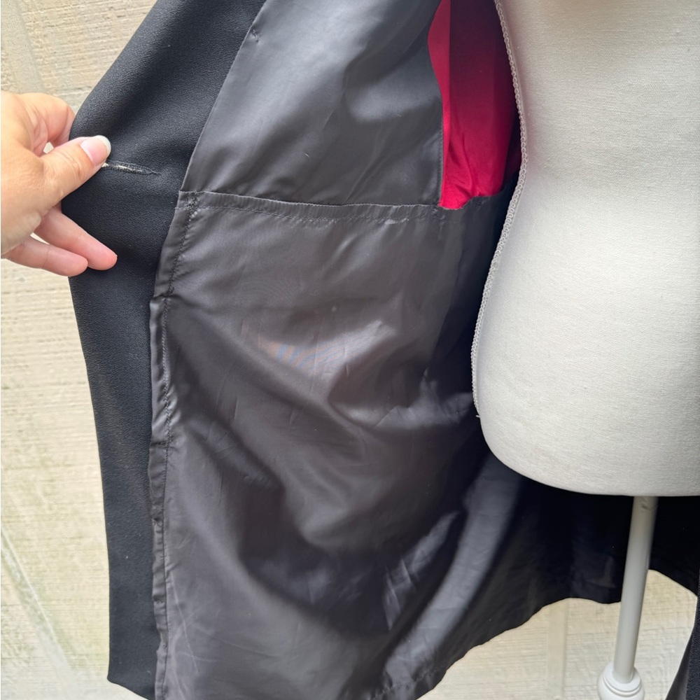 Versions by L Black Wool Blazer with Black and Red Lower Lining Options - Picture 6 of 12